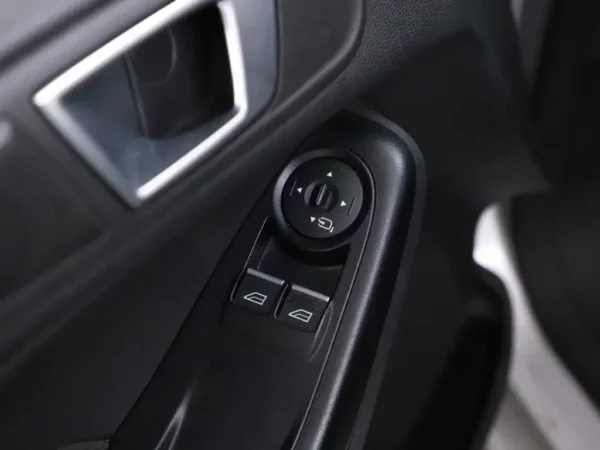 Photo 4 of 25 of WF0DXXGAKDGT64860 Ford Fiesta 1.0 Style Ultimate Cruise Alloy