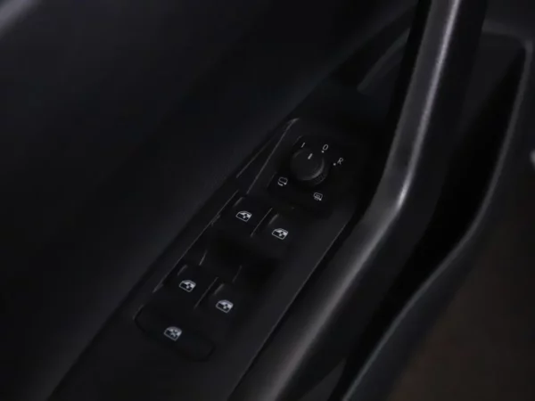 Photo 4 of 25 of WVWZZZAW7RU033264 Volkswagen Polo 1.0 TSI Polo (5-drs Hatchb.)