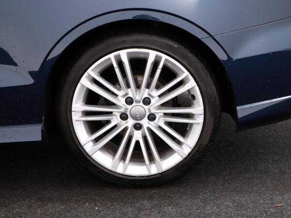 Photo 4 of 26 of WAUZZZ8V7J1006064 Audi A3 Cabriolet 1.5 Aut. TFSI CoD