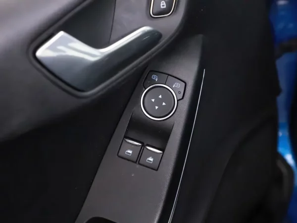 Photo 4 of 26 of WF0JXXGAHJKU78509 Ford Fiesta 1.0 EcoBoost ST-Line (5-drs Hatchb.)