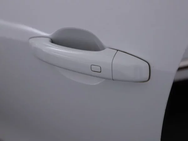 Photo 4 of 27 of VF1RJA00266164445 Renault Clio 1.0 TCe Intens LED