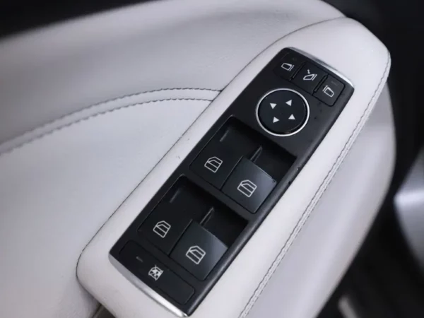 Photo 4 of 27 of WDD2462421J485102 Mercedes-Benz B-Klasse 180 Business Solution