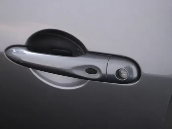 Photo 4 of 28 of VF1JZD6J651900354 Renault Scénic Xmod 1.2 TCe Bose Alcantare