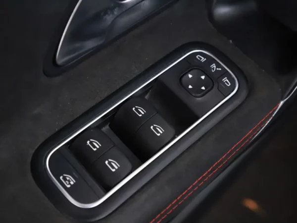 Photo 4 of 30 of WDD1771871J141650 Mercedes-Benz A-Klasse 200 Aut. Business Solution AMG