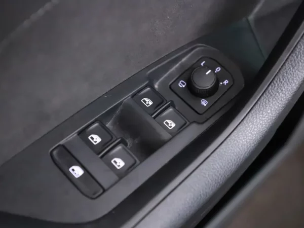 Photo 4 of 32 of TMBJB9NS9N8013027 Skoda Kodiaq 1.5 TSI Aut. Sportline Business Facelift