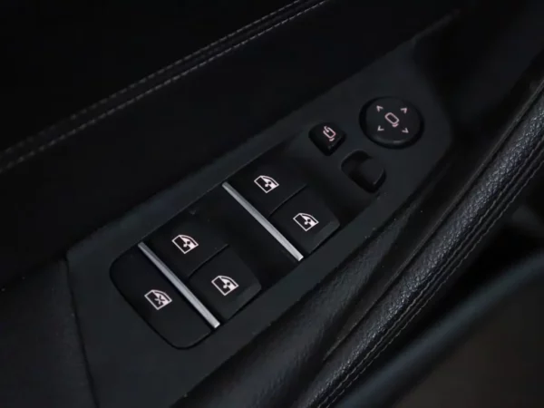 Photo 4 of 34 of WBAJL11080BC88242 BMW 5 Serie Touring 520i High Executive 5-drs Combi