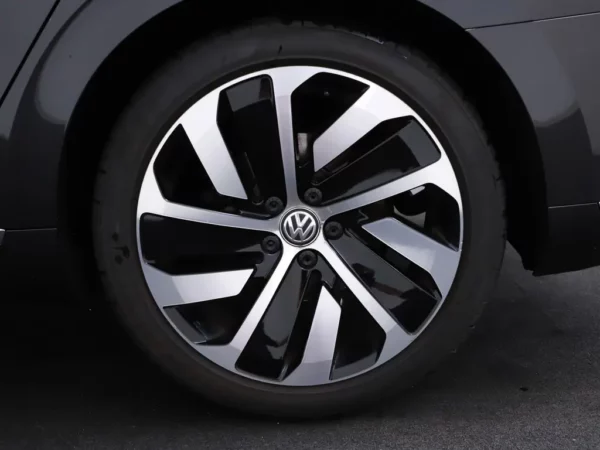 Photo 4 of 37 of WVWZZZ3HZJE515000 Volkswagen Arteon 1.5 TSI DSG R-Line