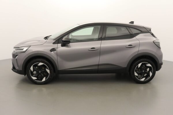 Photo 4 of 6 of N197210 RENAULT CAPTUR 4 TCE