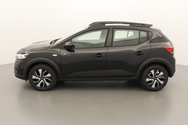 Photo 4 of 6 of N200908 DACIA SANDERO TCE