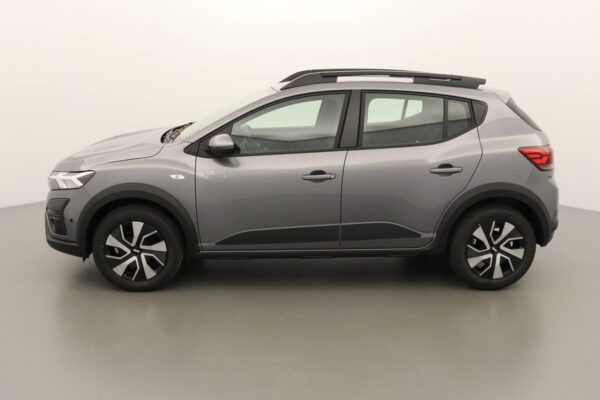 Photo 4 of 6 of N200909 DACIA SANDERO TCE