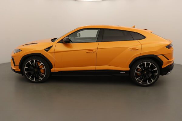 Photo 4 of 6 of O196424 LAMBORGHINI URUS V8 TWIN-TURBO
