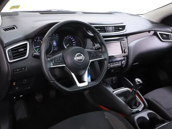 Photo 5 of 26 of SJNFFAJ11U2639705 Nissan QASHQAI 1.3 DIG-T Business Edition Pano