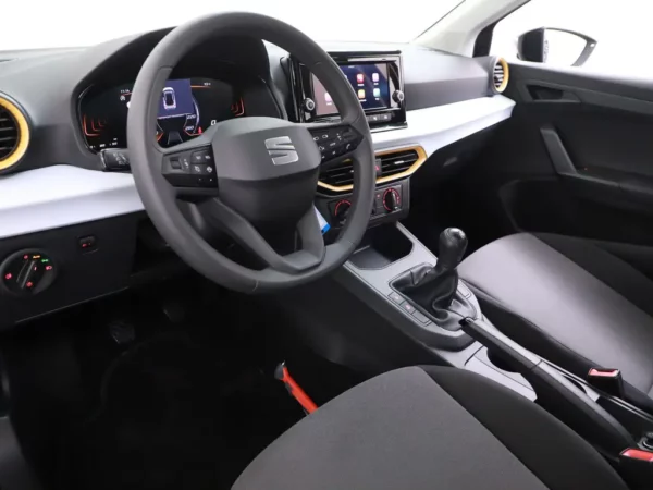 Photo 5 of 26 of VSSZZZKJ6RR222041 SEAT Arona 1.0 EcoTSI Reference (5-drs SUV)