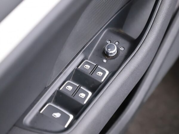 Photo 5 of 26 of WAUZZZ8V7J1006064 Audi A3 Cabriolet 1.5 Aut. TFSI CoD