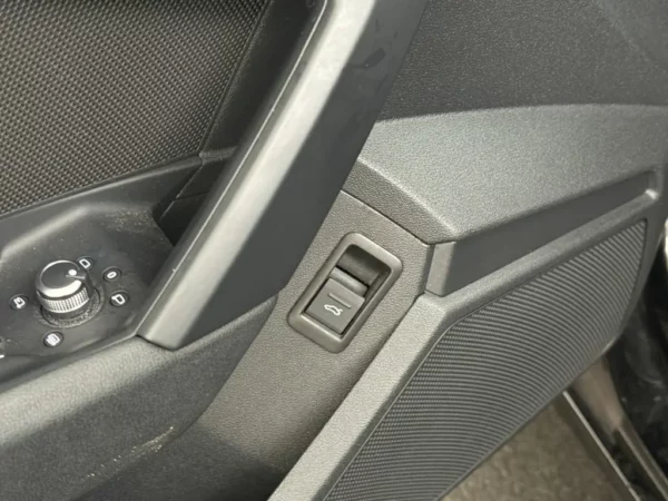 Photo 5 of 28 of WAUZZZGY2MA016341 Audi A3 Sportback 35 TFSI edition one 5-drs Hatchb.