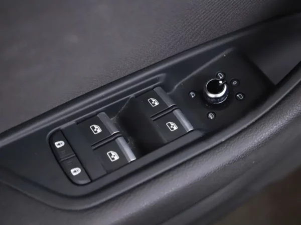 Photo 5 of 30 of WAUZZZF58LA021775 Audi A5 Sportback 40 TFSI Aut. Launch edition Business LED