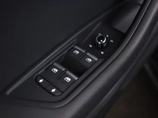 Photo 5 of 34 of WAUZZZF56KA068463 Audi A5 Sportback 35 TFSi Sport S-Tronic