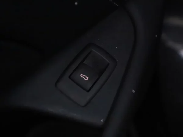 Photo 5 of 34 of WBAJL11080BC88242 BMW 5 Serie Touring 520i High Executive 5-drs Combi