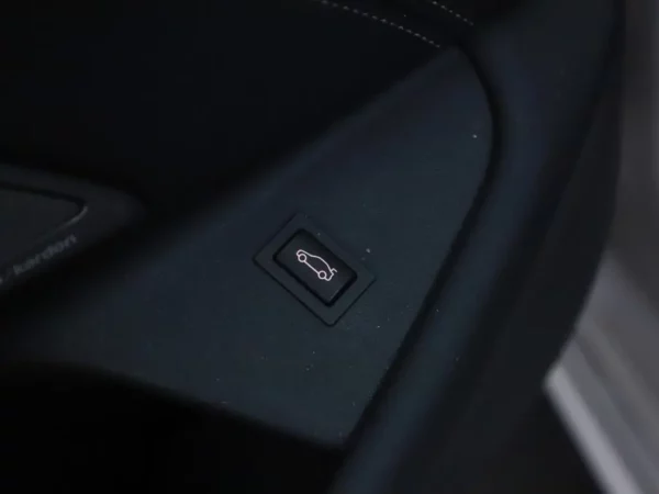 Photo 5 of 36 of WBAJK51080BX22697 BMW 5 Serie 520i Aut. High Executive M-Pack LED