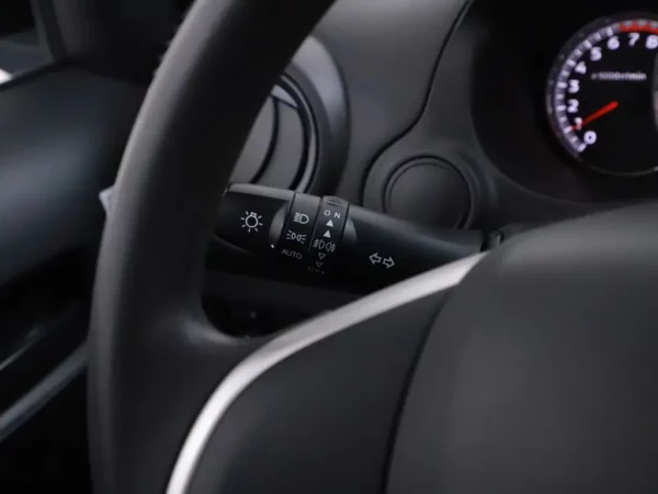 Photo 6 of 19 of MMCXNA05ALH024956 Mitsubishi Space Star 1.0 Cool+ Airco DAB