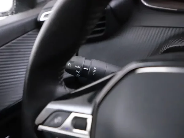 Photo 6 of 24 of VR3UPHMHDL5017051 Peugeot 208 1.2 PureTech Active Navi