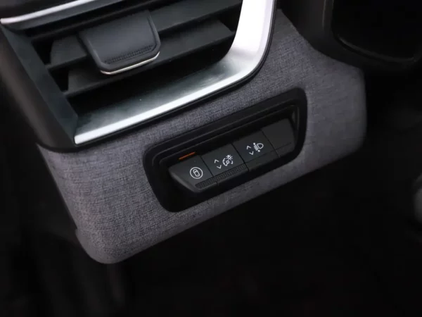 Photo 6 of 25 of VF1RJA00674065222 Renault Clio 1.6 E-Tech Full Hybrid 145