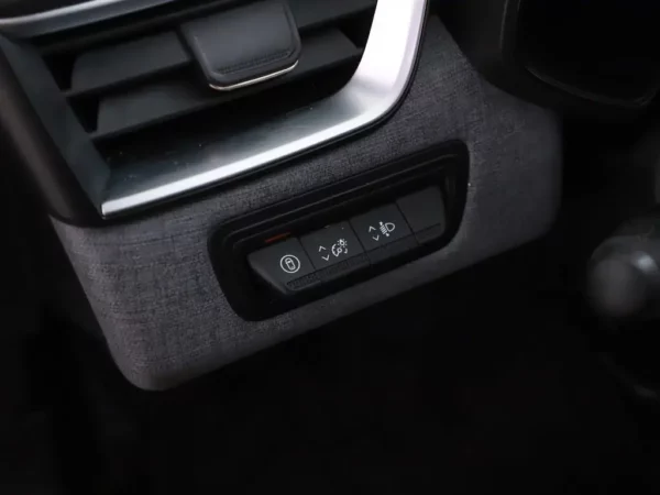 Photo 6 of 25 of VF1RJA00774065214 Renault Clio 1.6 E-Tech Full Hybrid 145