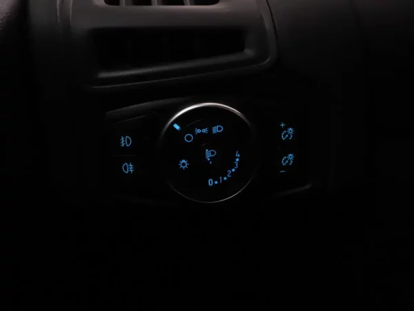 Photo 6 of 25 of WF05XXGCC5JT14065 Ford Focus 1.0 Lease Edition Navi