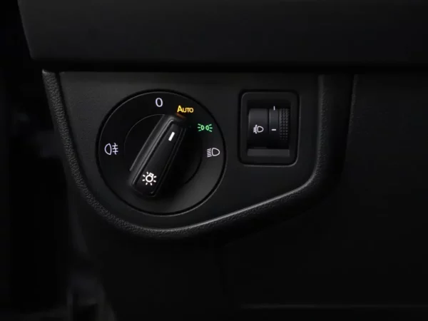 Photo 6 of 25 of WVWZZZAW7RU033264 Volkswagen Polo 1.0 TSI Polo (5-drs Hatchb.)