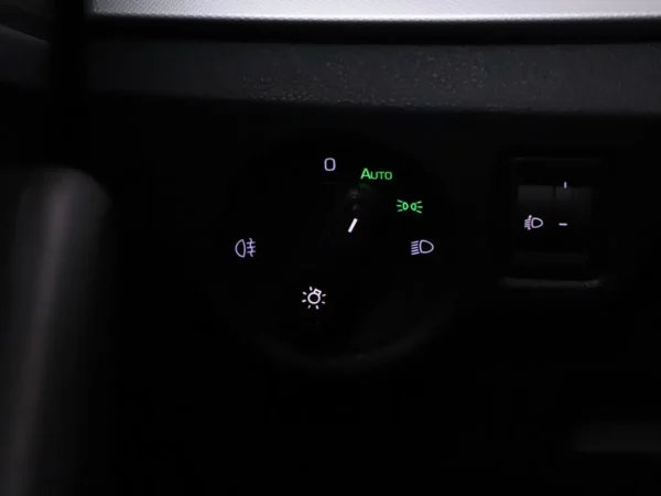 Photo 6 of 27 of TMBGR6NW3N3076807 Skoda Kamiq 1.0 TSI Business Edition (5-drs