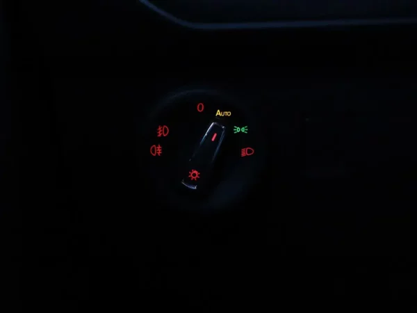 Photo 6 of 27 of VSSZZZ5FZL6555886 SEAT Ateca 1.0 EcoTSI Style Business Intense