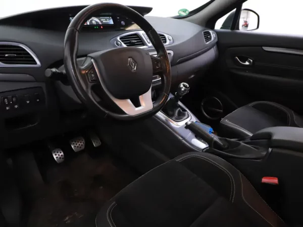 Photo 6 of 28 of VF1JZD6J651900354 Renault Scénic Xmod 1.2 TCe Bose Alcantare