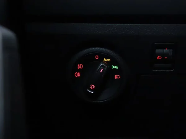 Photo 6 of 28 of VSSZZZKJZJR065267 SEAT Ibiza 1.0 TSI (5-drs Hatchb.)