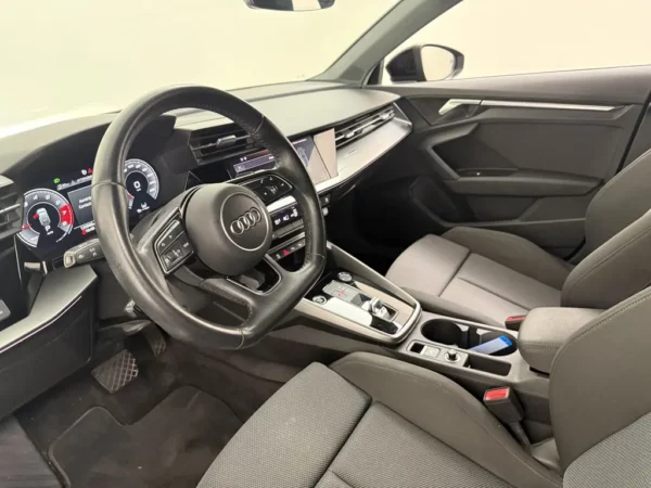 Photo 6 of 28 of WAUZZZGY2MA016341 Audi A3 Sportback 35 TFSI edition one 5-drs Hatchb.