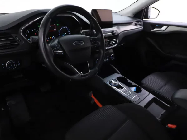 Photo 6 of 28 of WF0PXXGCHPKM82966 Ford FOCUS Wagon 1.0 Aut. EcoBoost Titanium