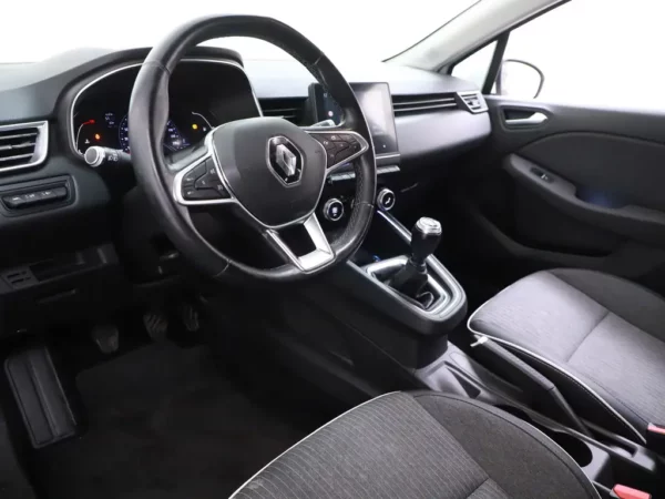 Photo 6 of 29 of VF1RJA00365530239 Renault Clio 1.0 TCe Intens LED