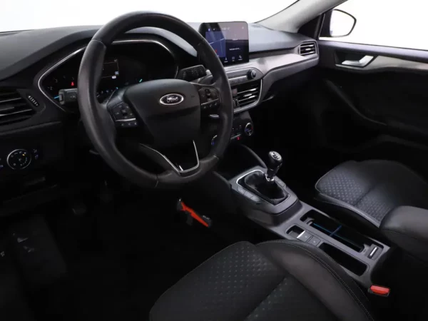 Photo 6 of 29 of WF0PXXGCHPKY79662 Ford FOCUS Wagon 1.0 EcoBoost Titanium Business 5-drs Combi