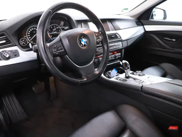 Photo 6 of 30 of WBA5A31080D744552 BMW 5 Serie 520i Aut. Last Minute Edition 4-drs Sedan