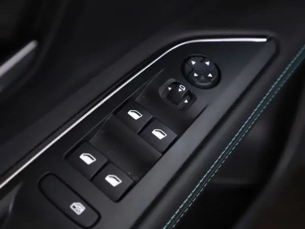 Photo 6 of 32 of VF3MRHNSULS278867 Peugeot 5008 1.2 Aut. PureTech Allure 5-drs SUV