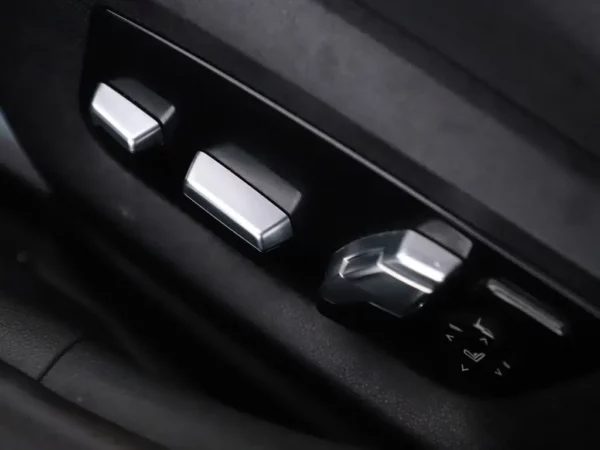 Photo 6 of 34 of WBAJL11080BC88242 BMW 5 Serie Touring 520i High Executive 5-drs Combi