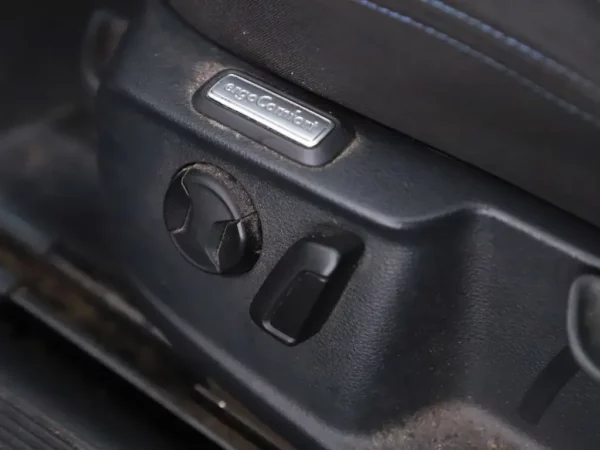 Photo 6 of 35 of WVWZZZ3CZHE054129 Volkswagen Passat Variant 1.4 TSI GTE Connected