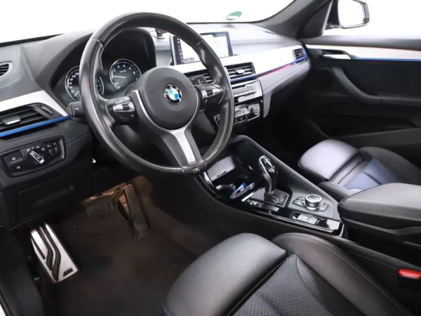 Photo 6 of 36 of WBA31AA01L3L54513 BMW X1 sDrive18i Aut.