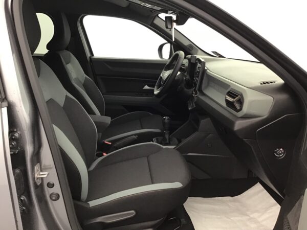 Photo 6 of 6 of N200185 DACIA DUSTER MHEV/ESS