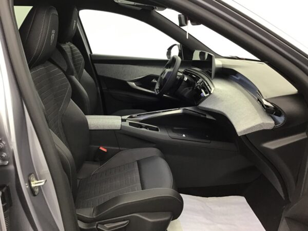 Photo 6 of 6 of N200328 PEUGEOT 5008 HYBRID