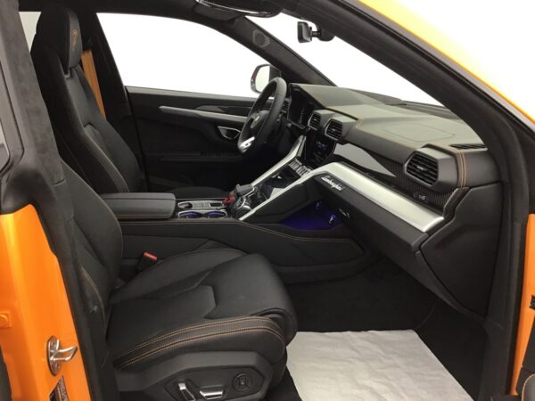 Photo 6 of 6 of O196424 LAMBORGHINI URUS V8 TWIN-TURBO