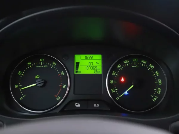 Photo 7 of 21 of TMBJM25J4E3123375 Skoda Fabia Combi 1.2 TSI Sprint Cruise