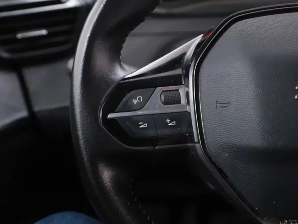 Photo 7 of 24 of VR3UPHMHDL5017051 Peugeot 208 1.2 PureTech Active Navi