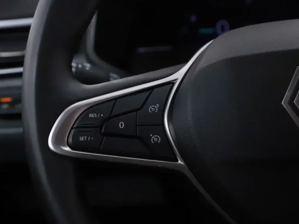 Photo 7 of 25 of VF1RJA00774065214 Renault Clio 1.6 E-Tech Full Hybrid 145