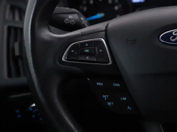 Photo 7 of 25 of WF05XXGCC5JT14065 Ford Focus 1.0 Lease Edition Navi