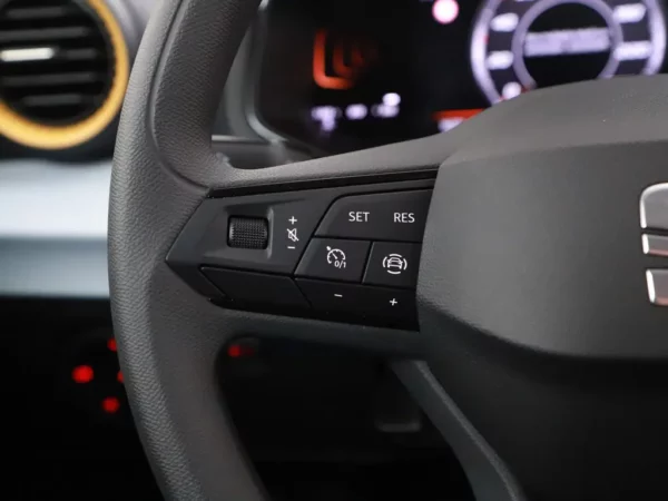 Photo 7 of 26 of VSSZZZKJ6RR222041 SEAT Arona 1.0 EcoTSI Reference (5-drs SUV)